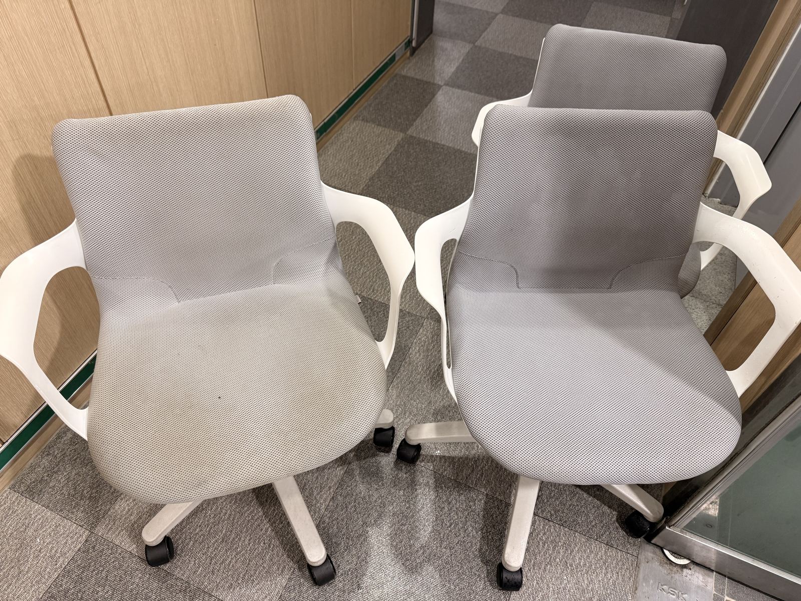 패브릭 의자 세척 전후 비교